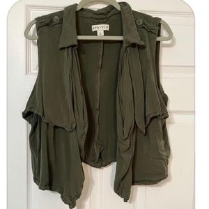 Ava & Viv cropped olive/army green vest